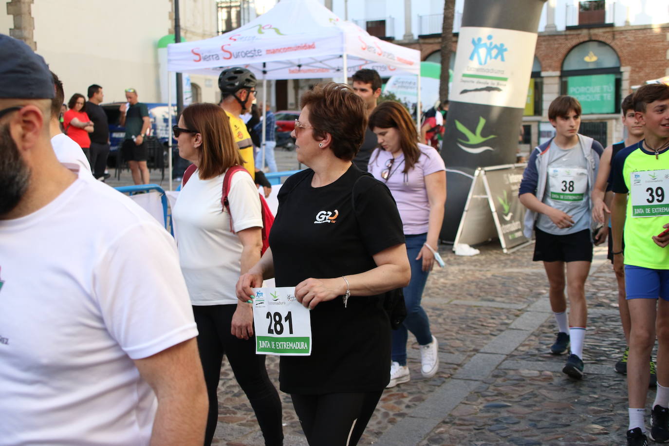 Fotos: Bruno Paixão y Anabel Benítez, vencedores de la XXIII Carrera Popular de Jerez de los Caballeros