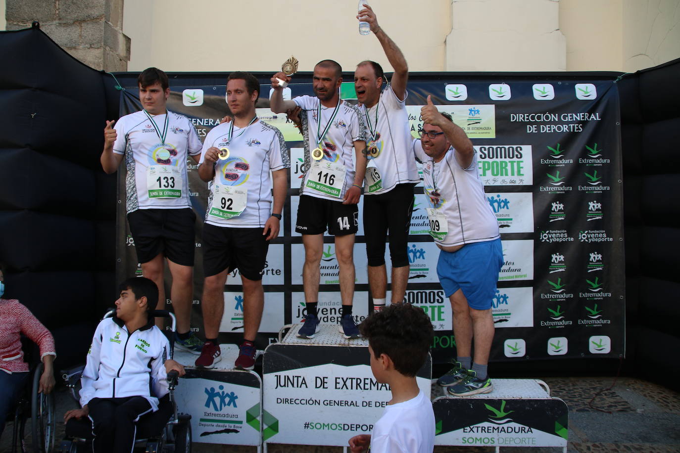 Fotos: Bruno Paixão y Anabel Benítez, vencedores de la XXIII Carrera Popular de Jerez de los Caballeros