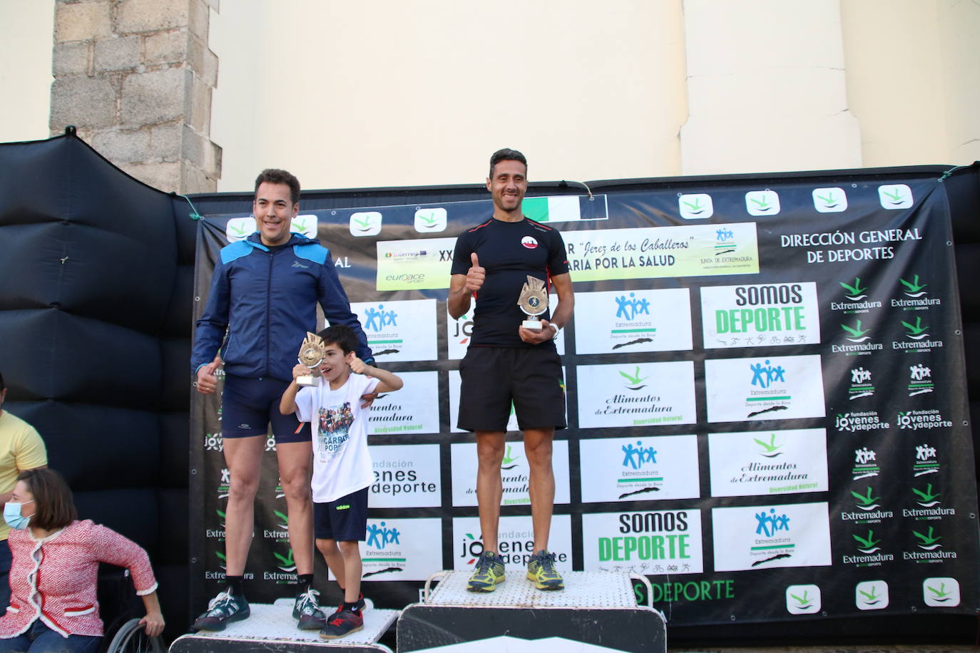 Fotos: Bruno Paixão y Anabel Benítez, vencedores de la XXIII Carrera Popular de Jerez de los Caballeros
