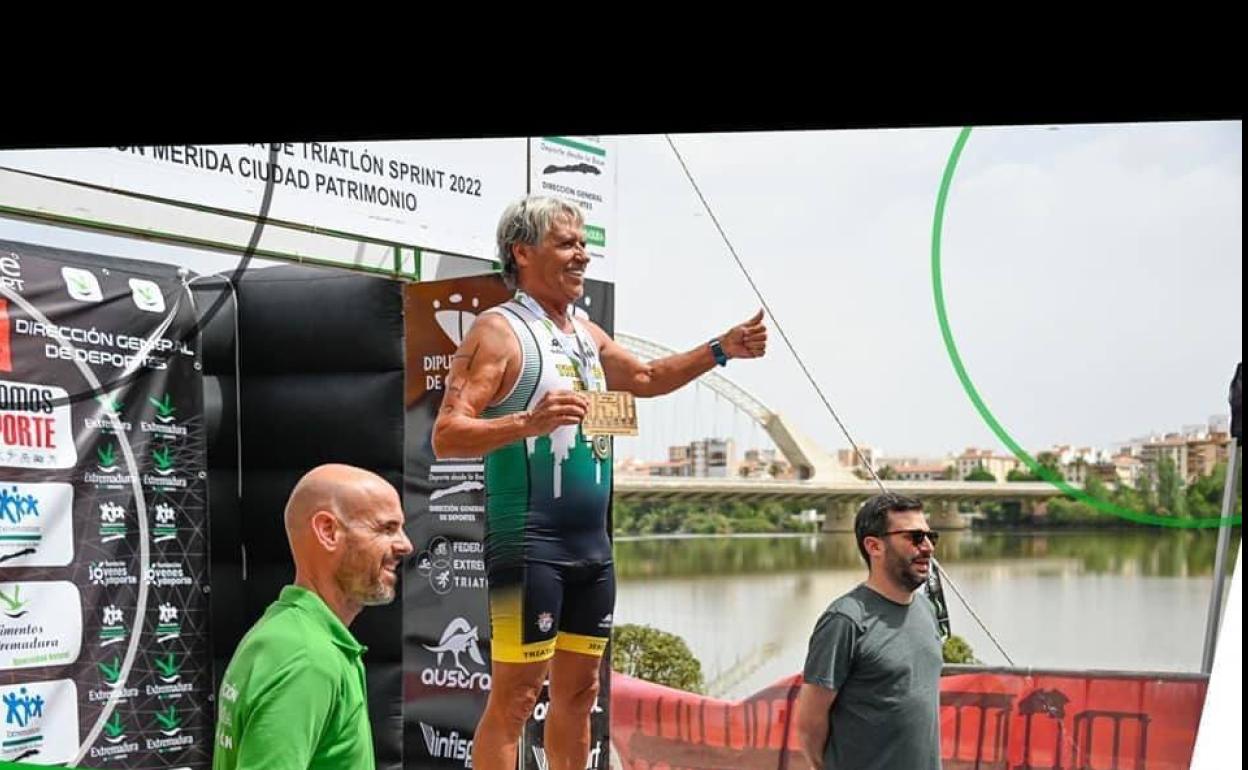 Nando Juglar se proclama campeón de Extremadura de Triatlón Sprint en la categoría VM3