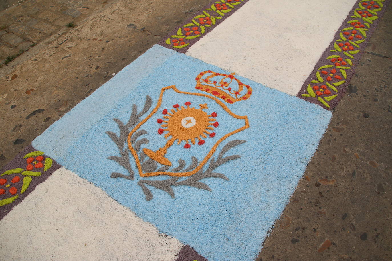 Fotos: Las alfombras de sal vuelven a engalanar las calles de Jerez para celebrar el Corpus Christi