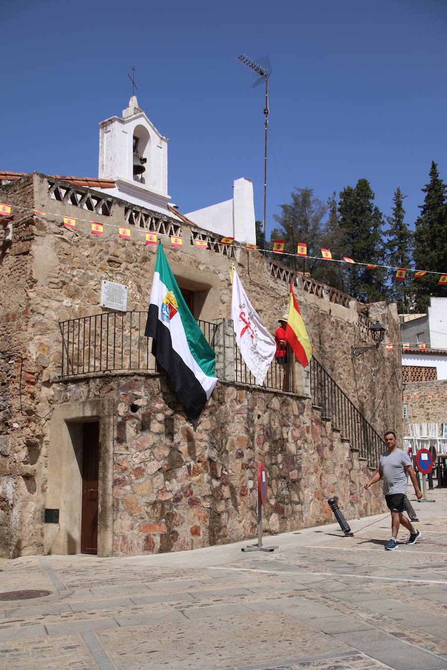 Fotos: El barrio de Santiago celebra este sábado su tradicional «velá»