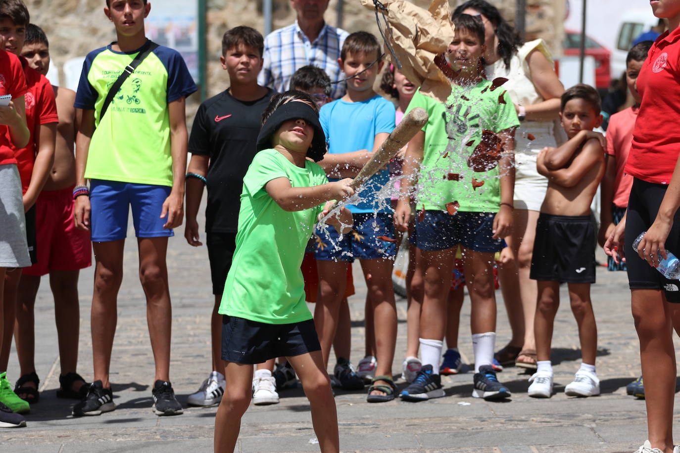 Fotos: El barrio de Santiago celebra este sábado su tradicional «velá»