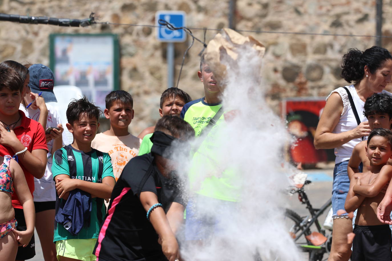 Fotos: El barrio de Santiago celebra este sábado su tradicional «velá»