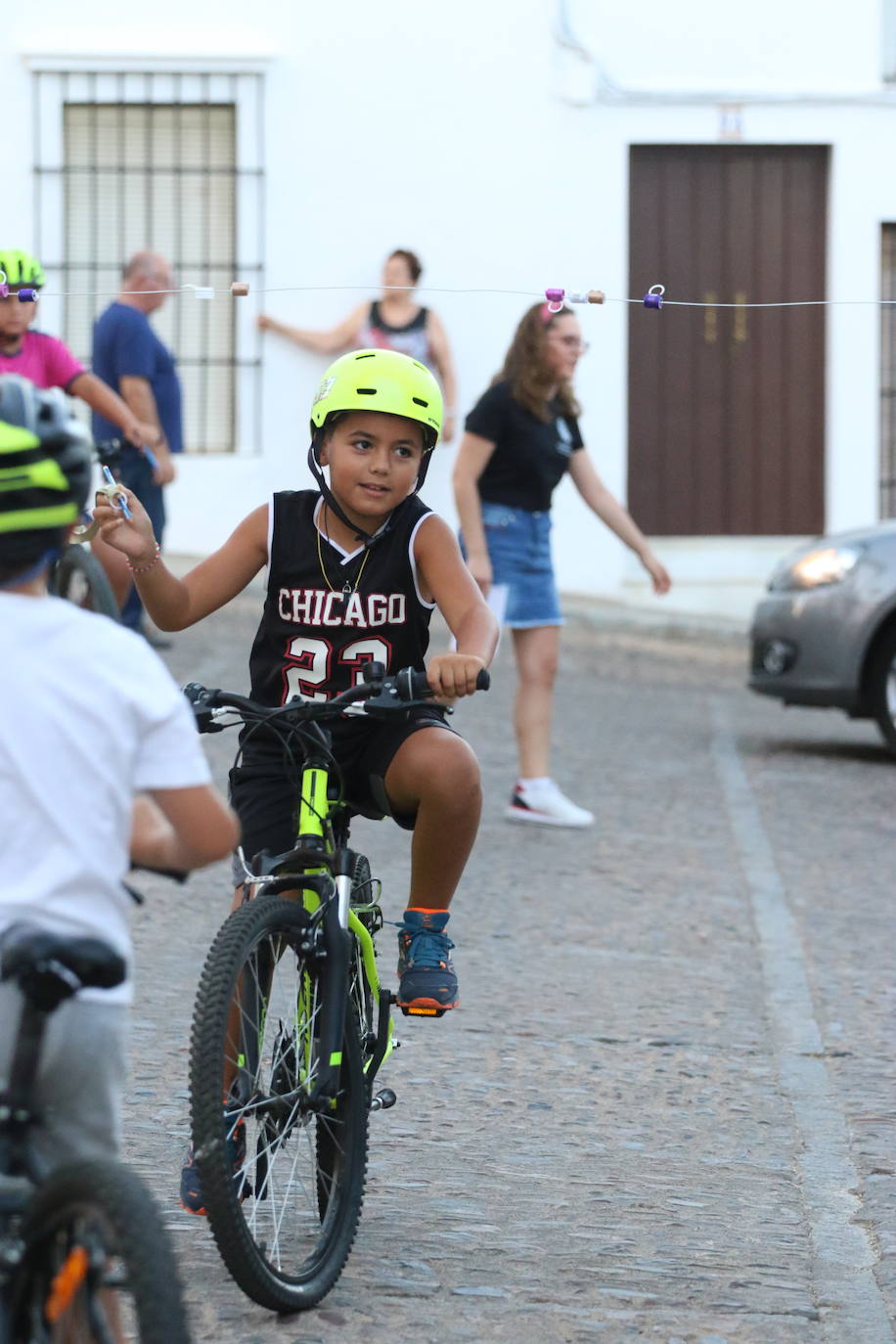 Fotos: La «velá» del barrio de Santa Catalina continúa este sábado con más música y animación