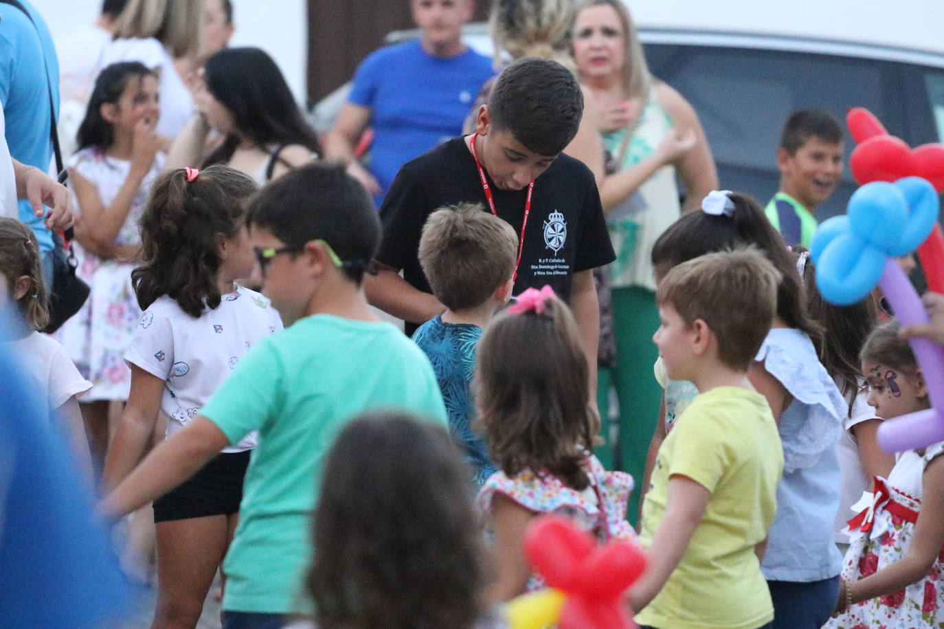 Fotos: La «velá» del barrio de Santa Catalina continúa este sábado con más música y animación