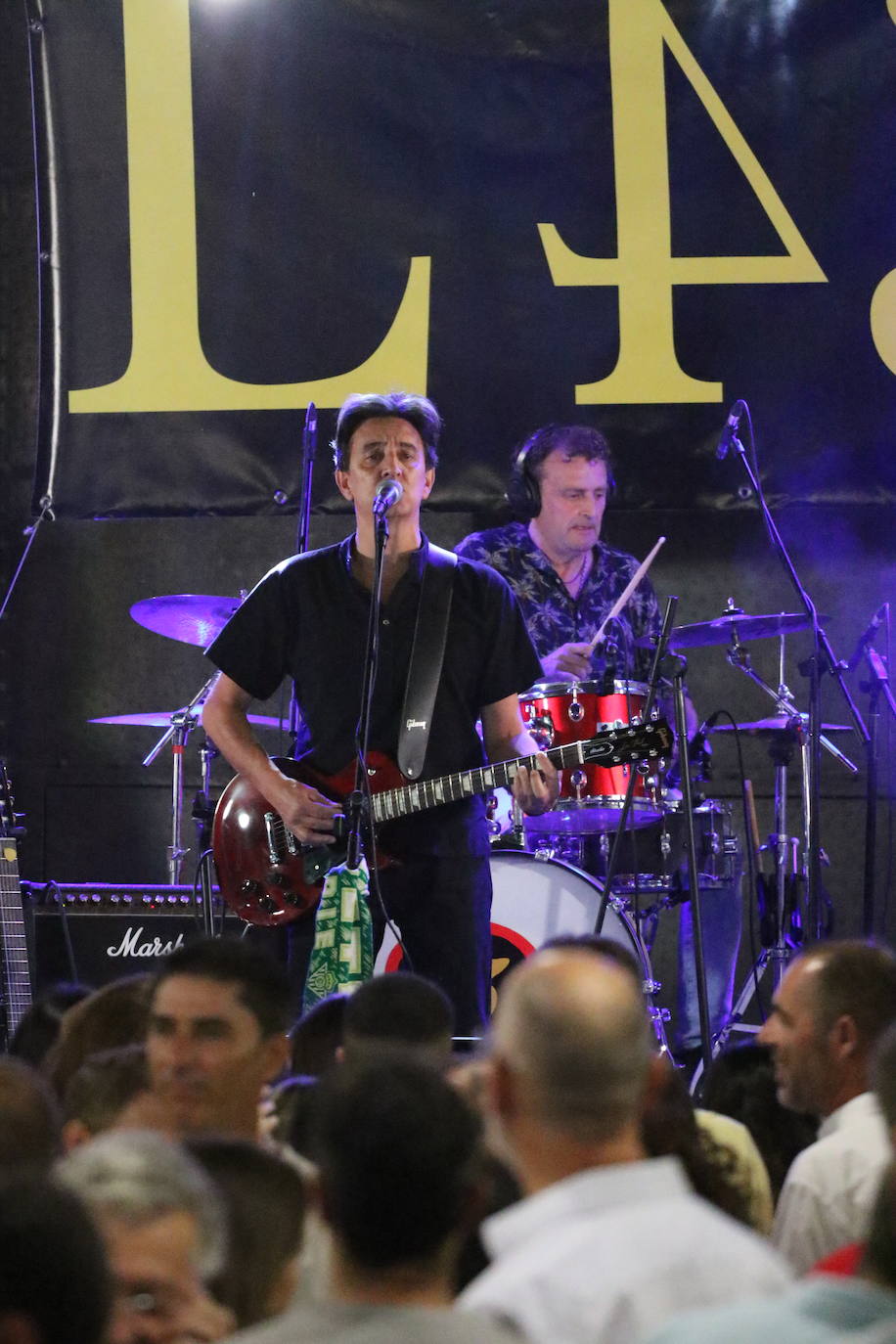 Fotos: La «velá» del barrio de Santa Catalina continúa este sábado con más música y animación