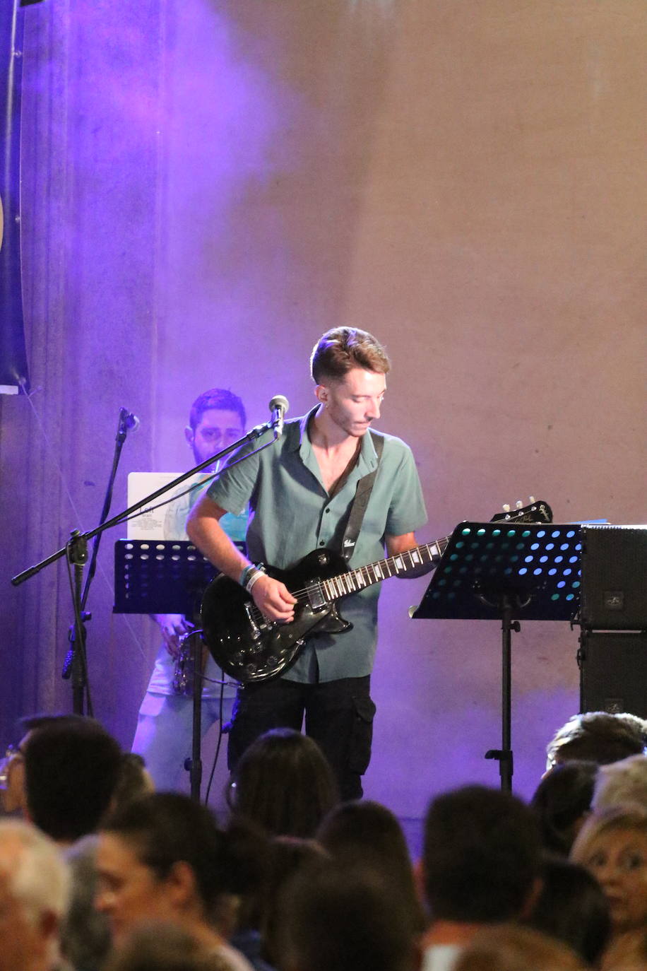 Fotos: La «velá» del barrio de Santa Catalina continúa este sábado con más música y animación