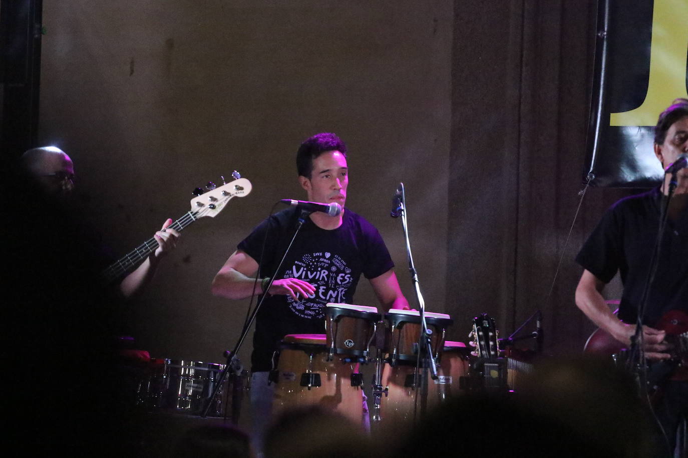 Fotos: La «velá» del barrio de Santa Catalina continúa este sábado con más música y animación