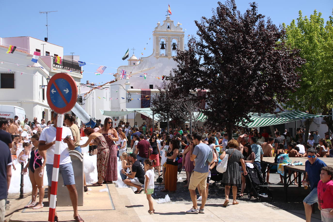 Fotos: Los más pequeños disfrutan con los juegos tradicionales en la «velá» del barrio de los Santos Mártires