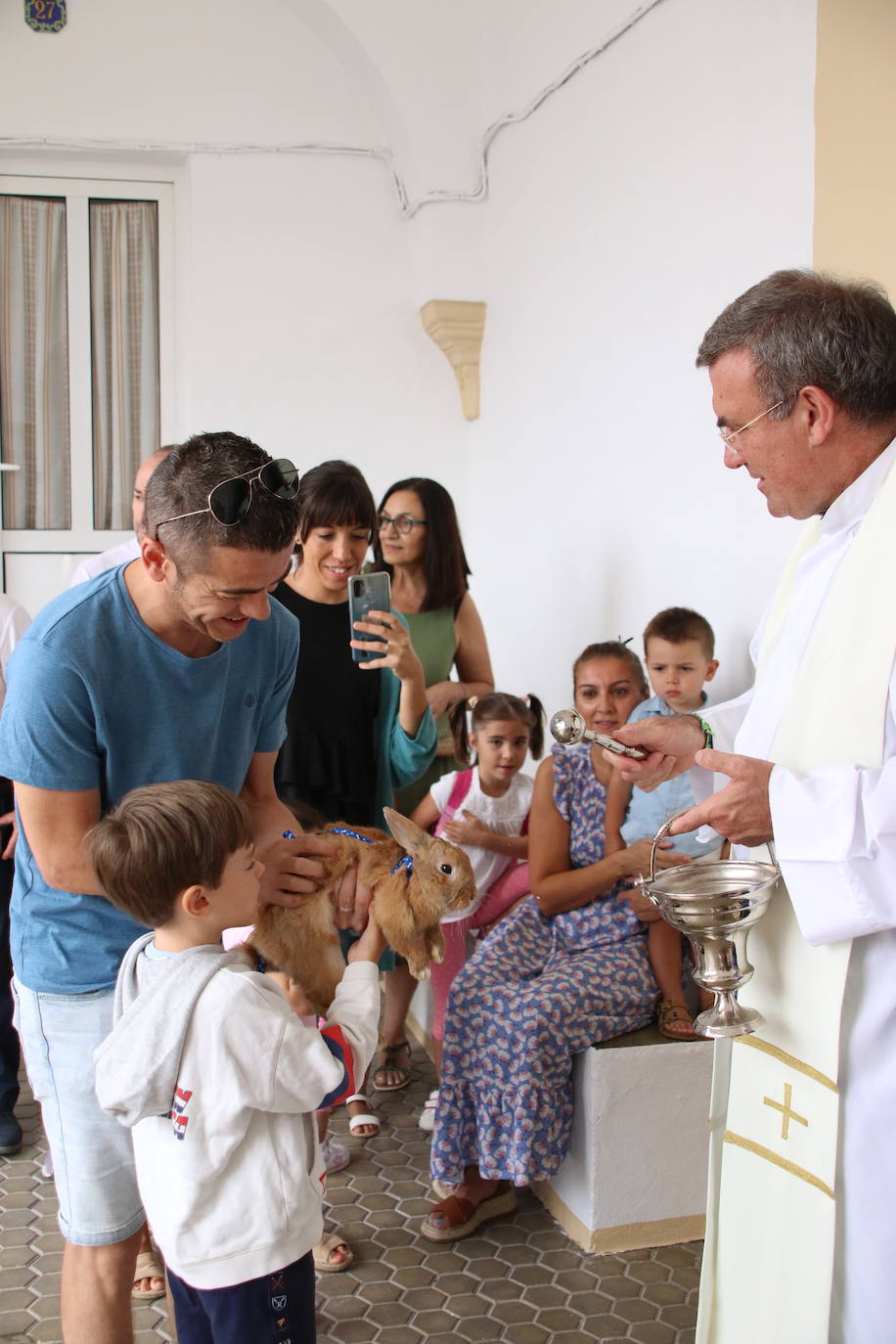 Fotos: La «velá» del barrio de San Roque continúa con la tradicional bendición de animales y los juegos infantiles