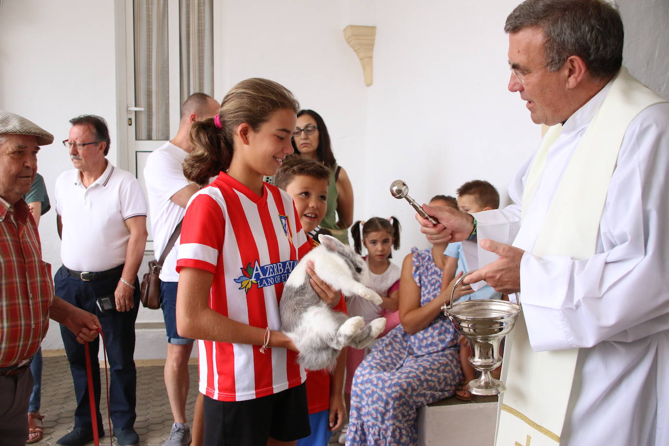 Fotos: La «velá» del barrio de San Roque continúa con la tradicional bendición de animales y los juegos infantiles
