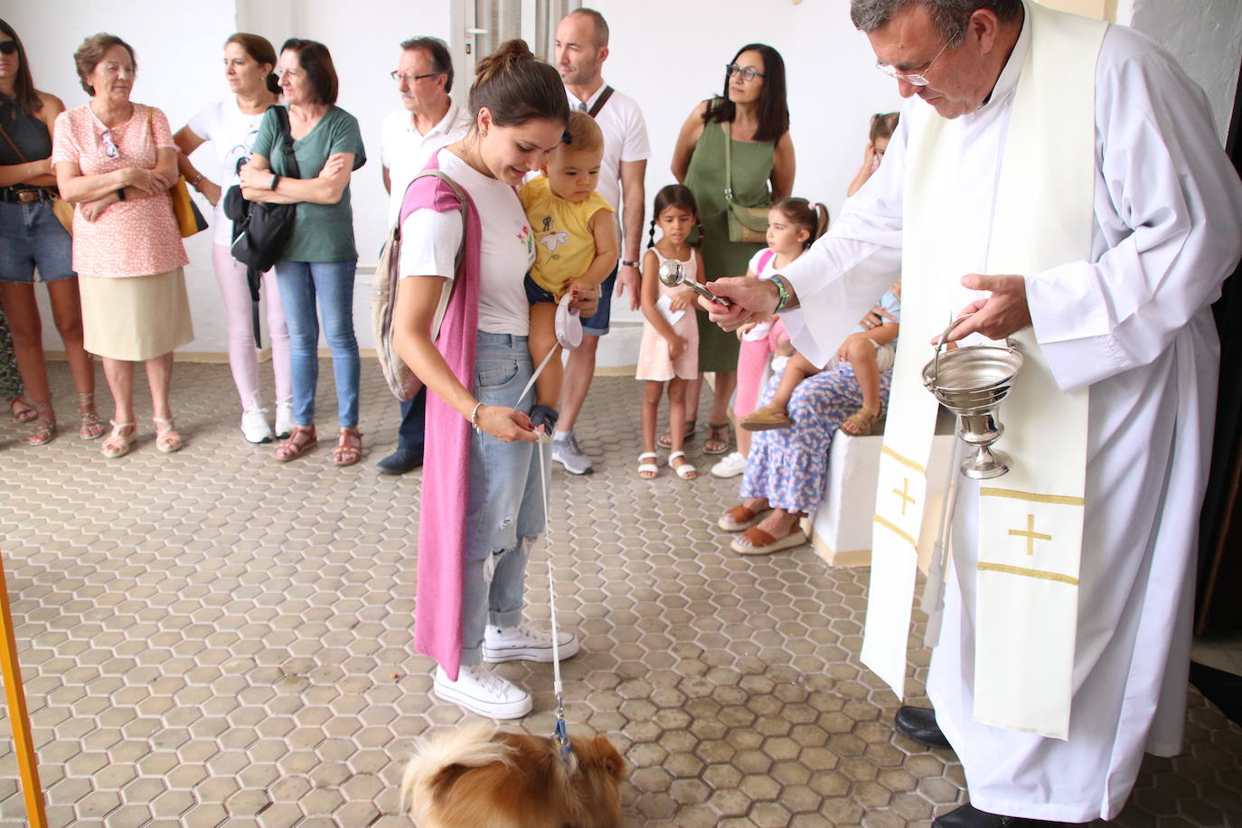 Fotos: La «velá» del barrio de San Roque continúa con la tradicional bendición de animales y los juegos infantiles