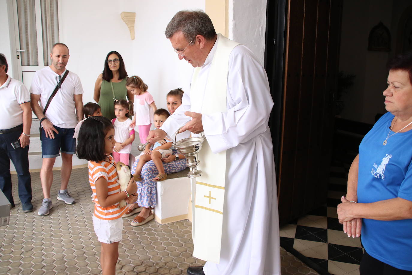 Fotos: La «velá» del barrio de San Roque continúa con la tradicional bendición de animales y los juegos infantiles