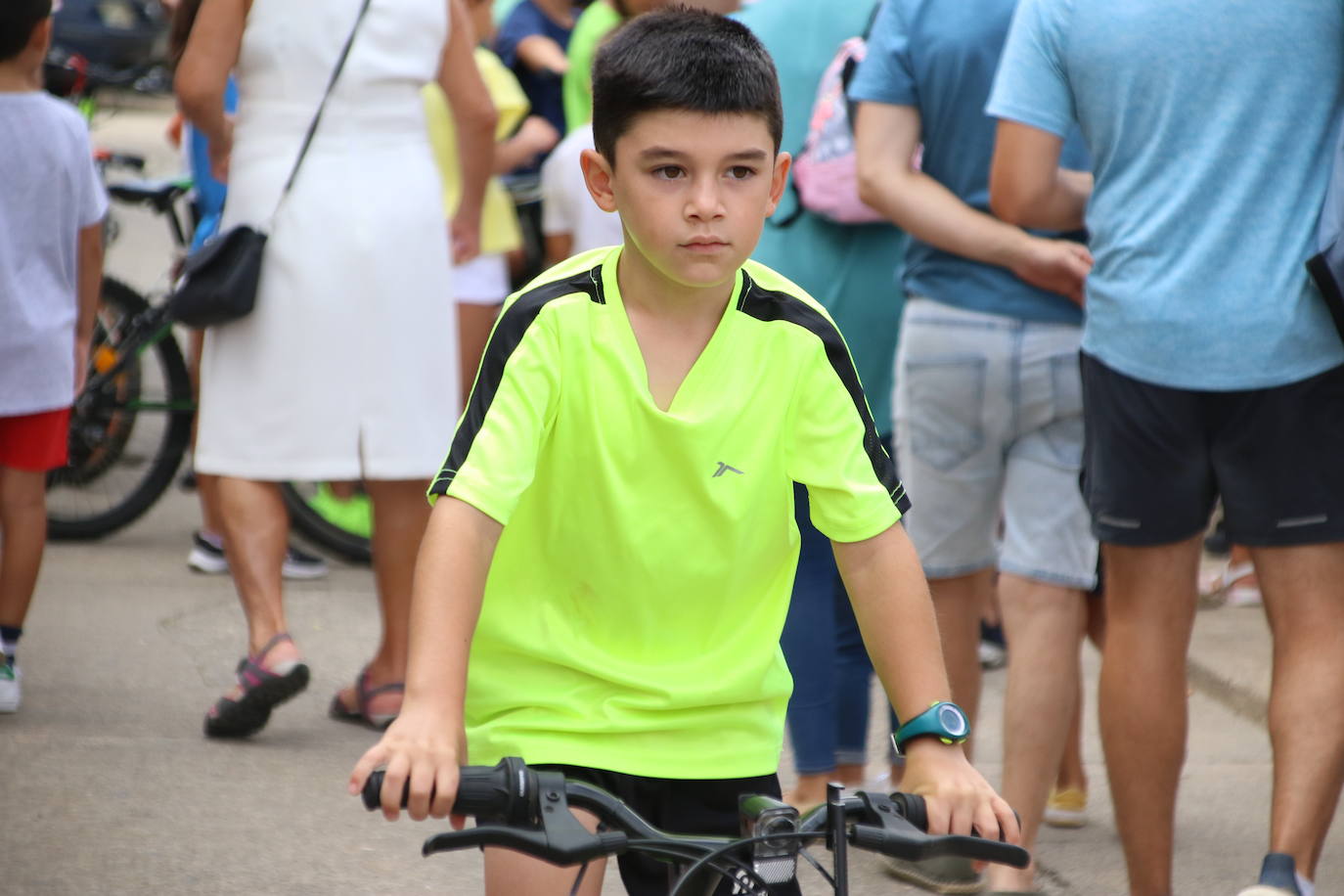 Fotos: La «velá» del barrio de San Roque continúa con la tradicional bendición de animales y los juegos infantiles