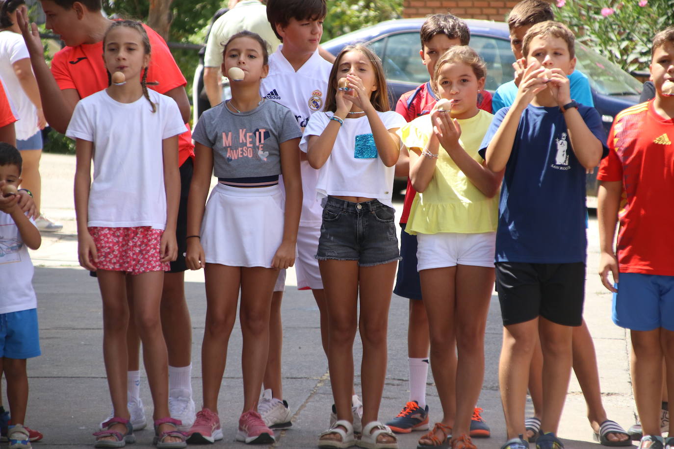 Fotos: La «velá» del barrio de San Roque continúa con la tradicional bendición de animales y los juegos infantiles