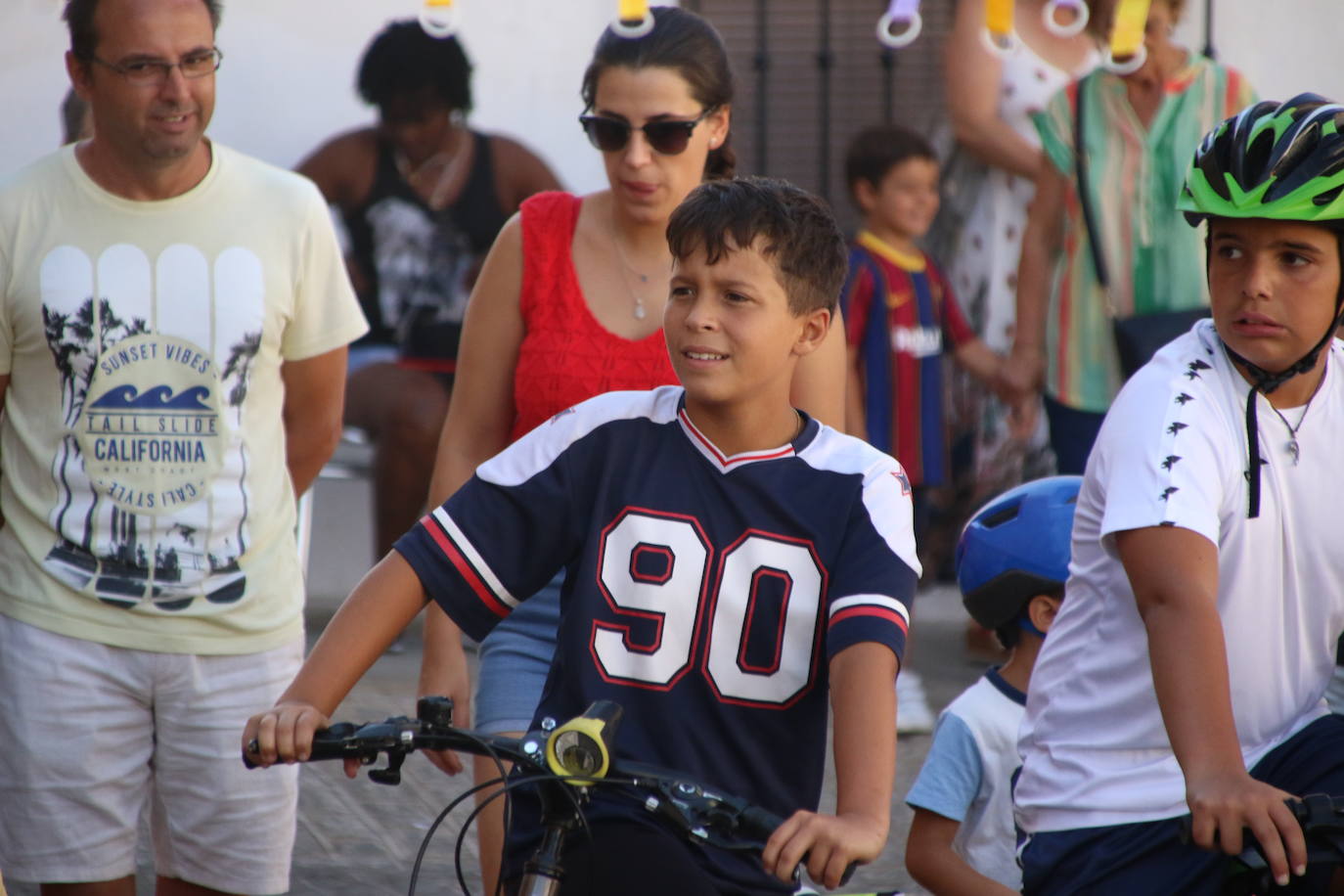 Fotos: El barrio de Santa María continúa este sábado con su tradicional «velá»