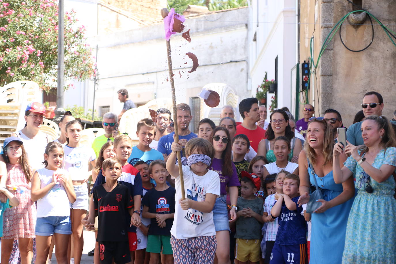 Fotos: El barrio de Santa María continúa este sábado con su tradicional «velá»