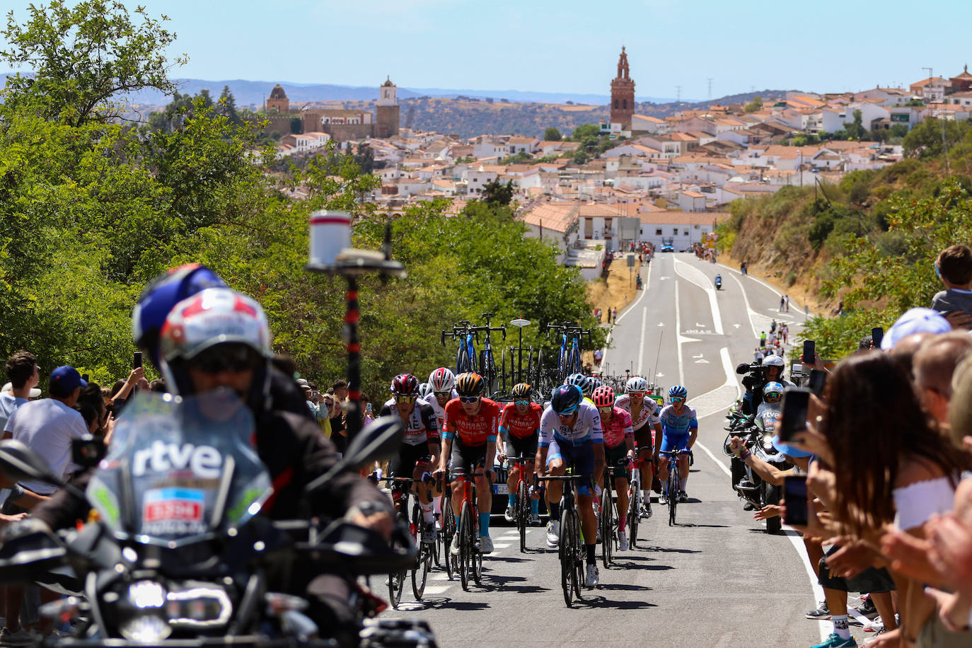 Fotos: Jerez de los Caballeros vive la emoción de la Vuelta Ciclista a España