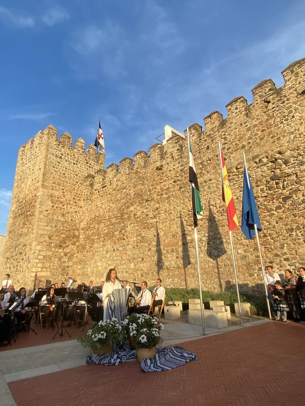Fotos: Jerez de los Caballeros celebra el Día de Extremadura con un acto institucional en el Lienzo de Muralla