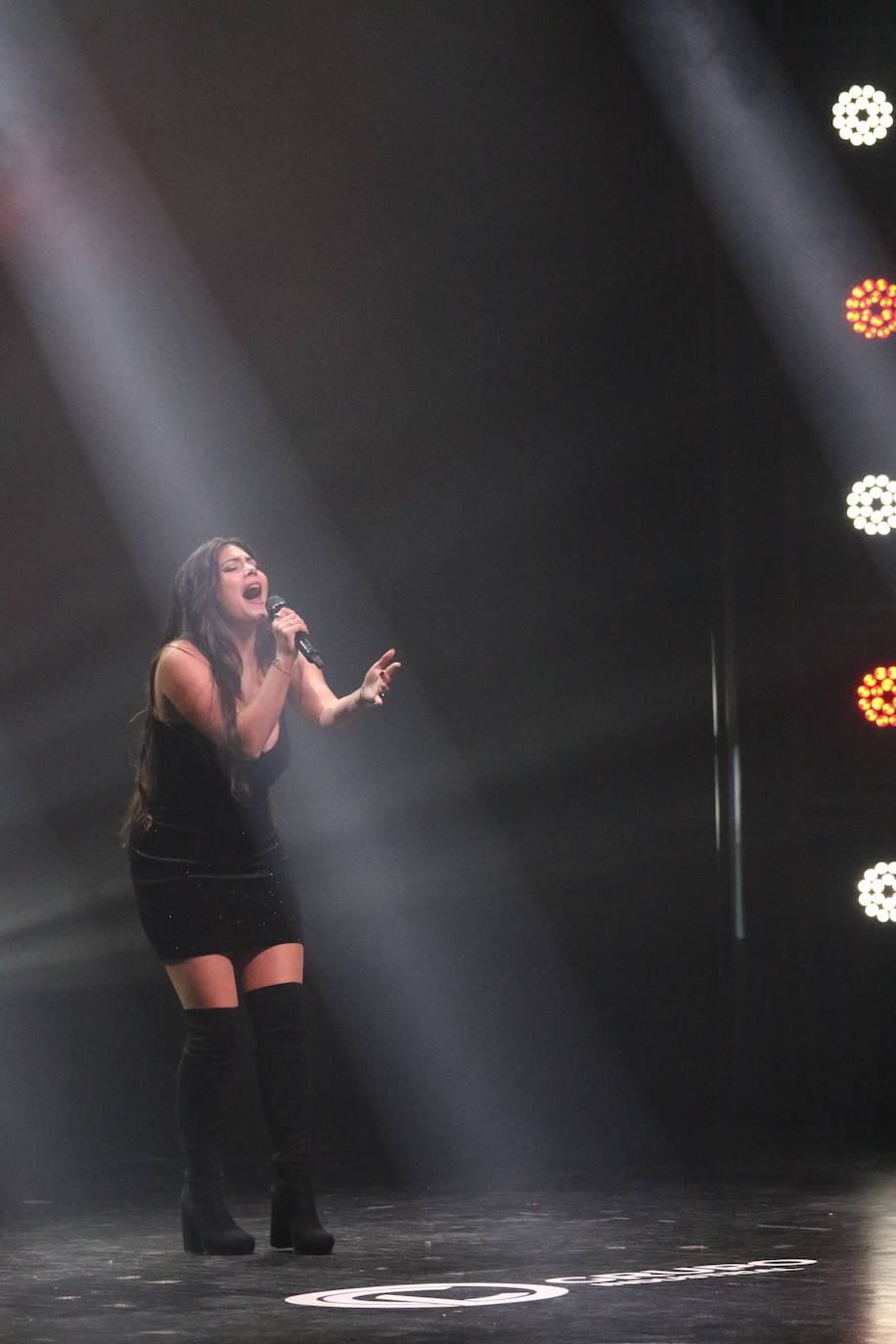 Fotos: Ana Nina, ganadora del Festival de la Canción de Extremadura 2022