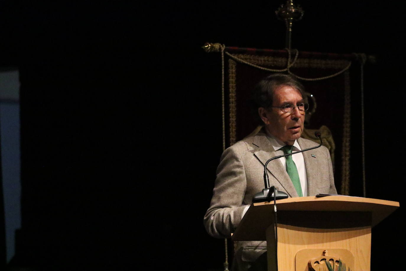 Fotos: Jerez conmemora los 40 años de ayuntamientos democráticos con un homenaje a las mujeres y hombres que han formado parte de la Corporación Municipal