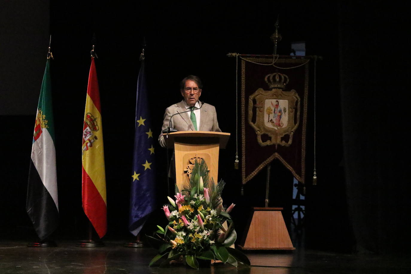 Fotos: Jerez conmemora los 40 años de ayuntamientos democráticos con un homenaje a las mujeres y hombres que han formado parte de la Corporación Municipal