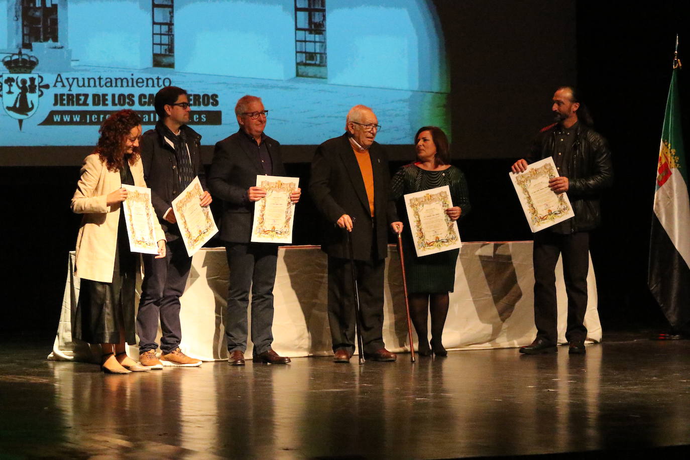 Fotos: Jerez conmemora los 40 años de ayuntamientos democráticos con un homenaje a las mujeres y hombres que han formado parte de la Corporación Municipal