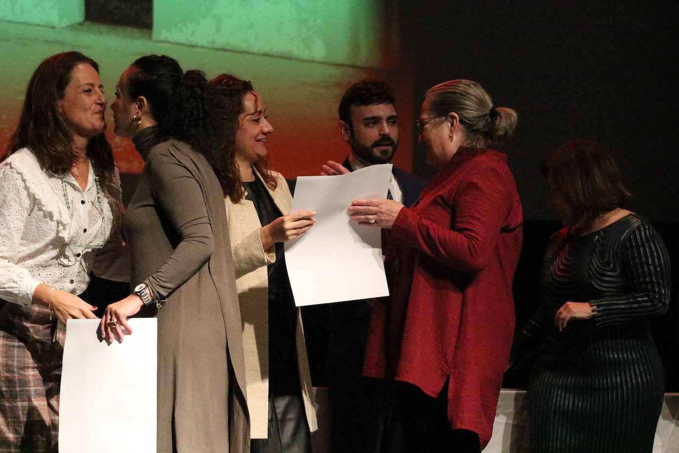 Fotos: Jerez conmemora los 40 años de ayuntamientos democráticos con un homenaje a las mujeres y hombres que han formado parte de la Corporación Municipal