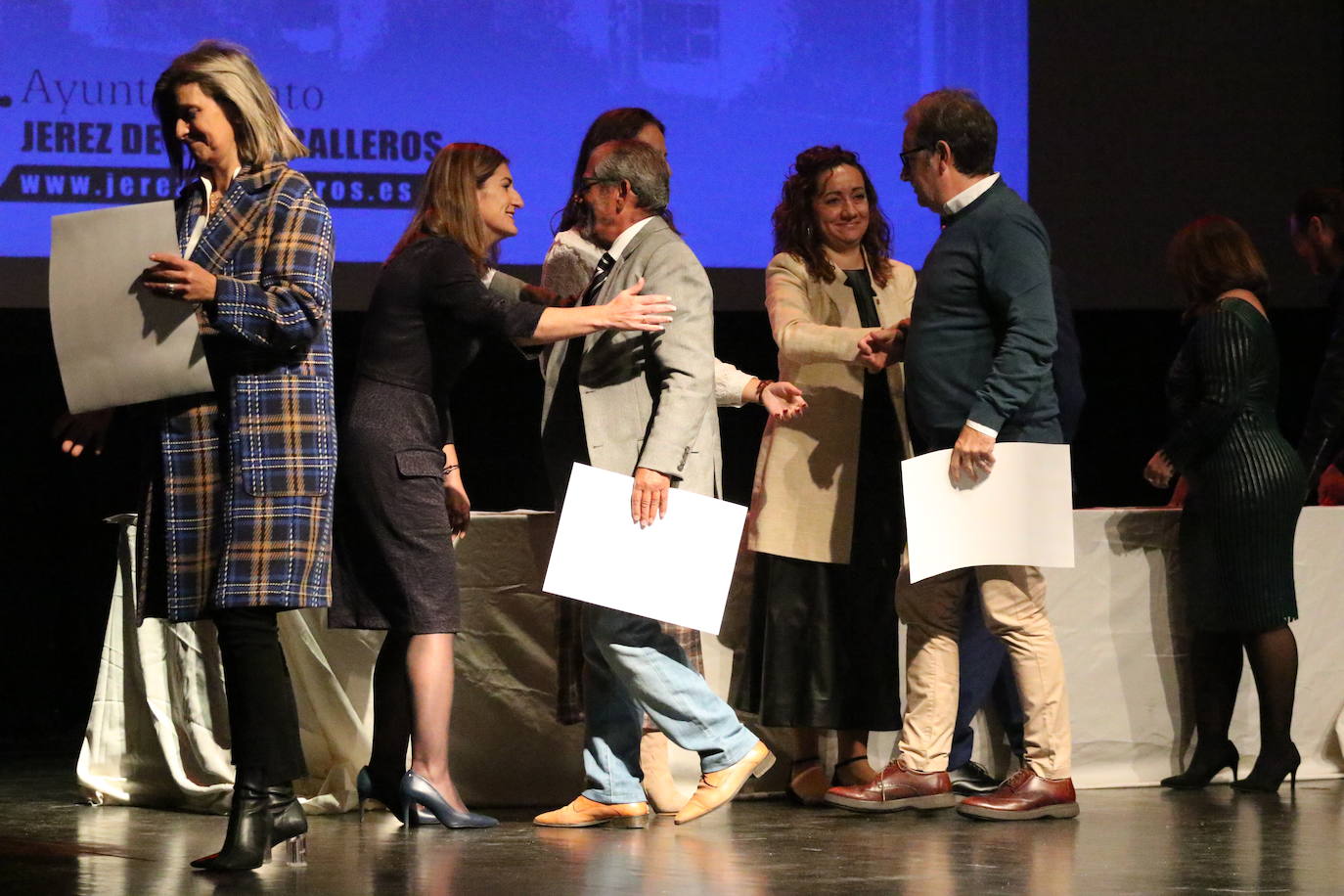 Fotos: Jerez conmemora los 40 años de ayuntamientos democráticos con un homenaje a las mujeres y hombres que han formado parte de la Corporación Municipal