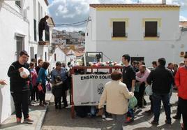 La Asociación 'Hermanas y Hermanos Costaleros' y la Junta de Cofradías organizan, este domingo, un «Ensayo solidario»