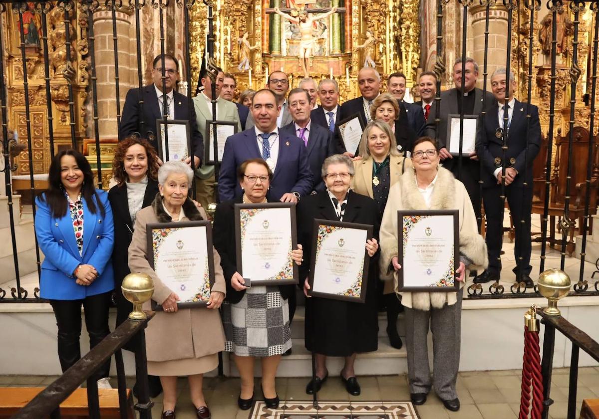 Los premios 'Cruz de Guía' y 'Caballero Cofrade' vuelven a reconocer la labor y entrega de personas a la Semana Mayor jerezana