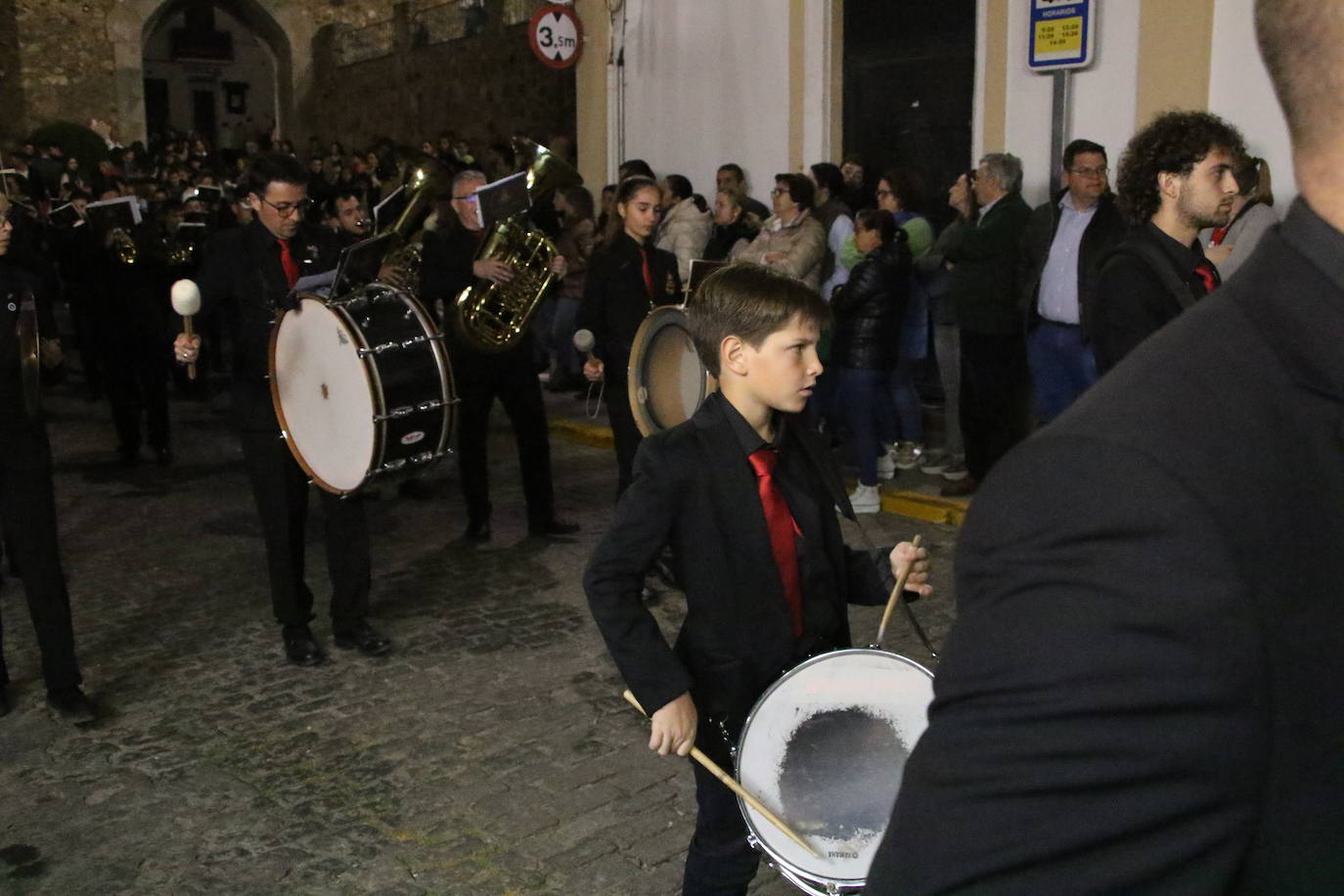 Silencio y recogimiento en la noche del Martes Santo jerezano al paso de Jesús Orando en el Huerto