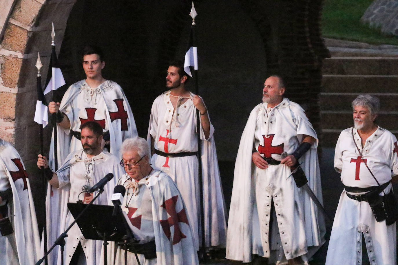 Desfile inaugural del XX Festival Templario de Jerez de los Caballeros, en imágenes