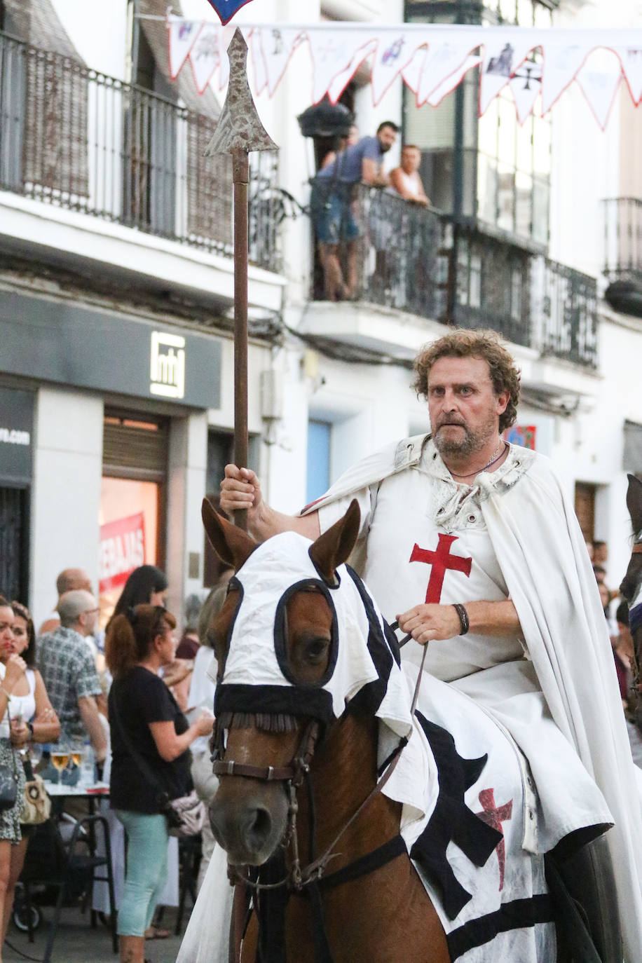 Desfile inaugural del XX Festival Templario de Jerez de los Caballeros, en imágenes