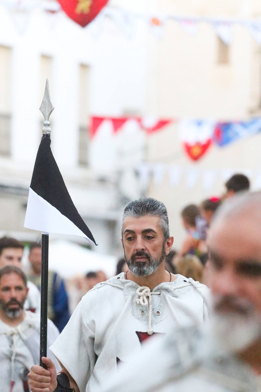 Desfile inaugural del XX Festival Templario de Jerez de los Caballeros, en imágenes