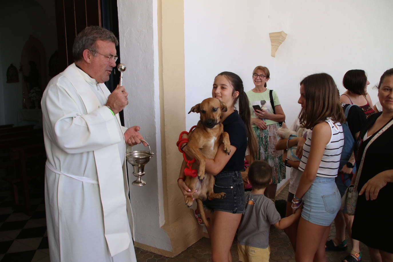 La ermita de San Roque acoge la tradicional bendición de animales