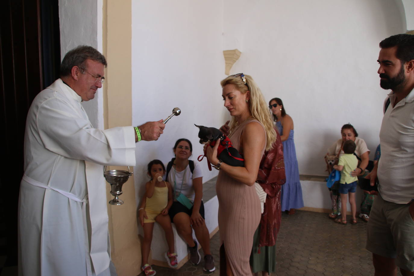 La ermita de San Roque acoge la tradicional bendición de animales