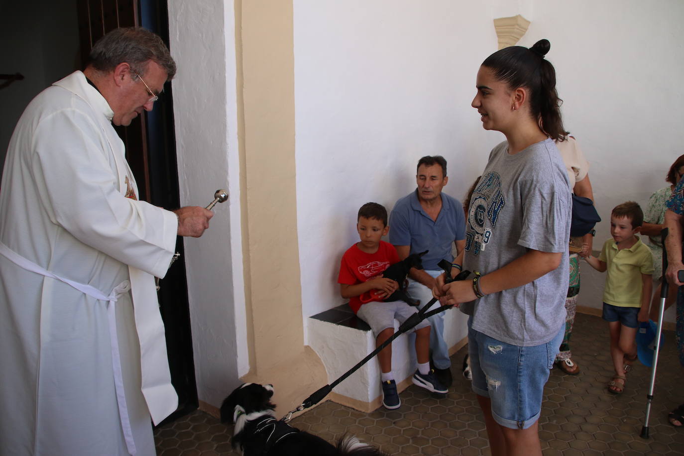 La ermita de San Roque acoge la tradicional bendición de animales