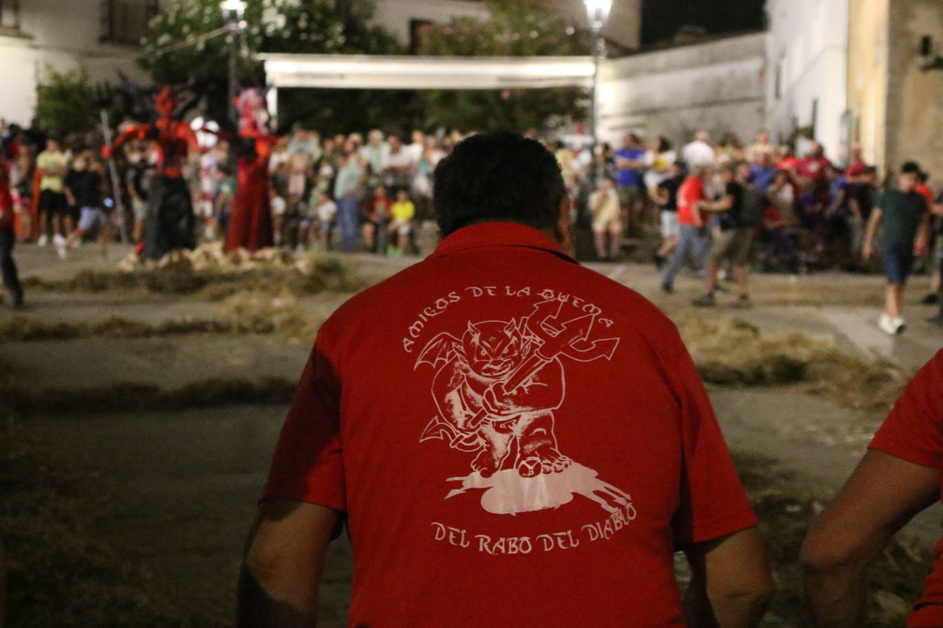 La «Quema del rabo del diablo», en imágenes