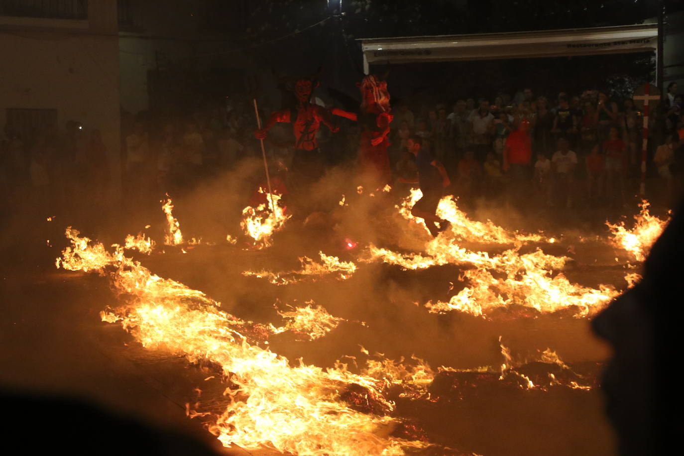 La «Quema del rabo del diablo», en imágenes