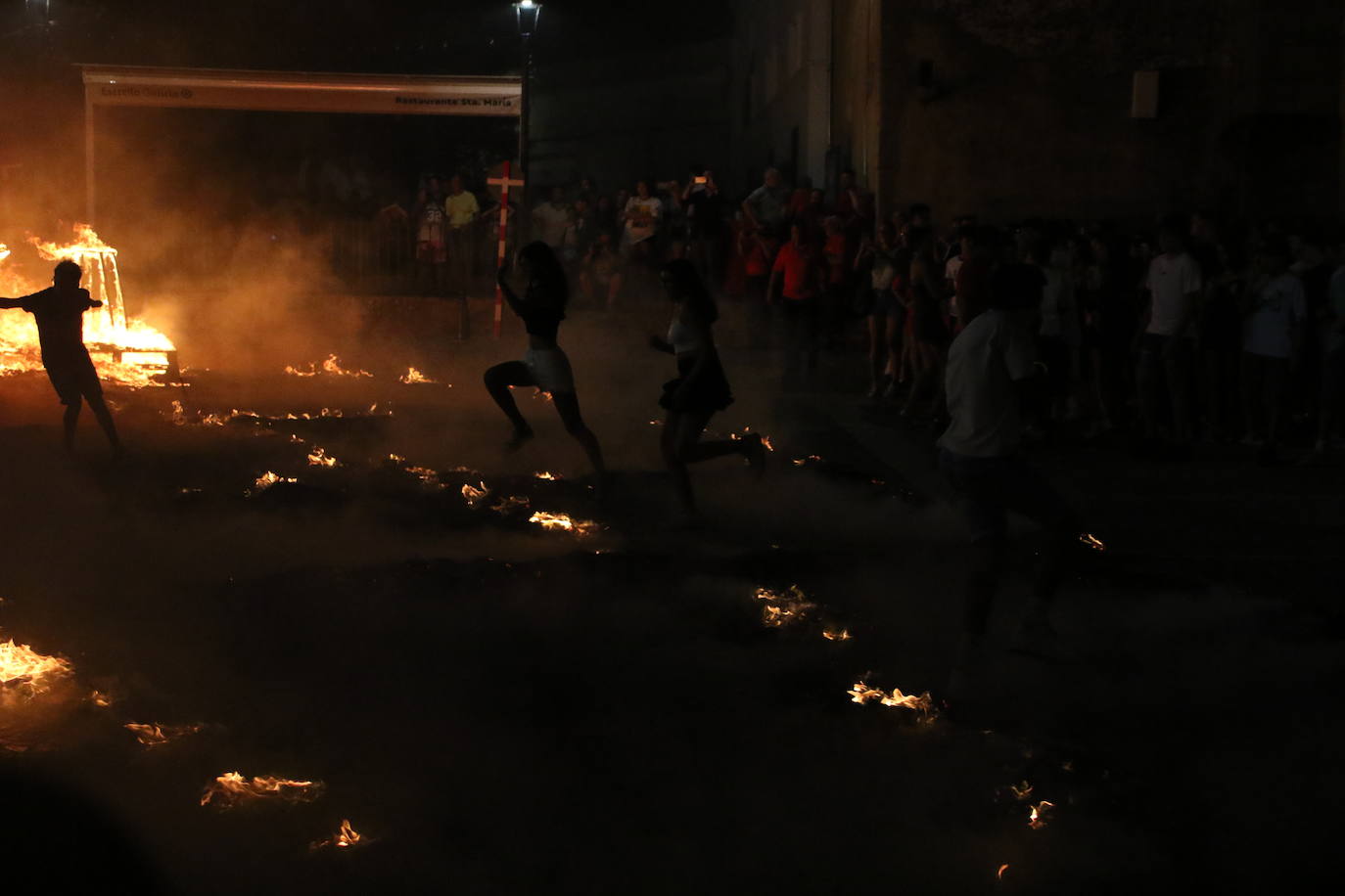 La «Quema del rabo del diablo», en imágenes