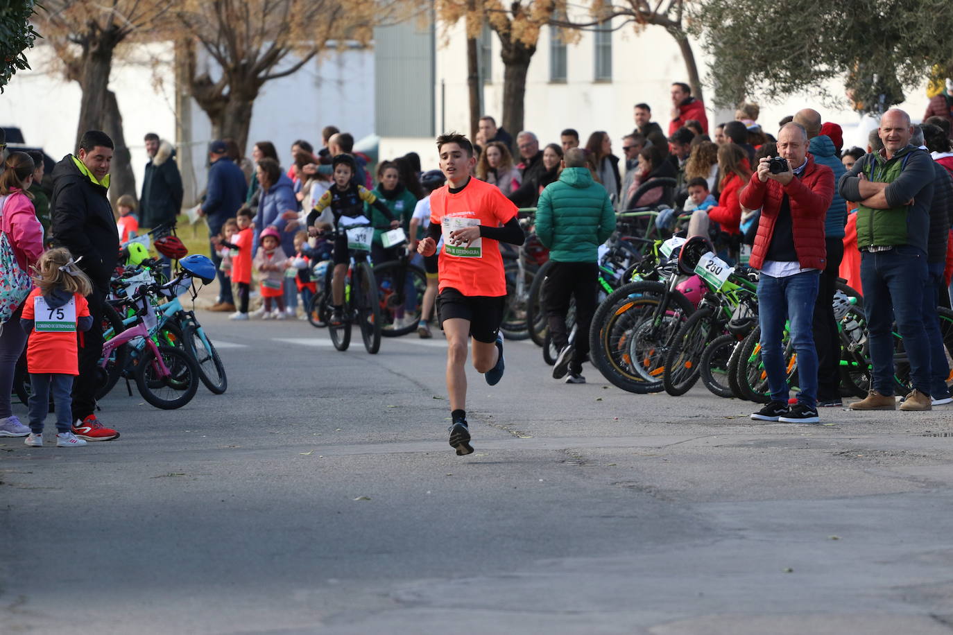 Fotos: Éxito de participación en el II Duatlón Cross Infantil La Bazana 2023