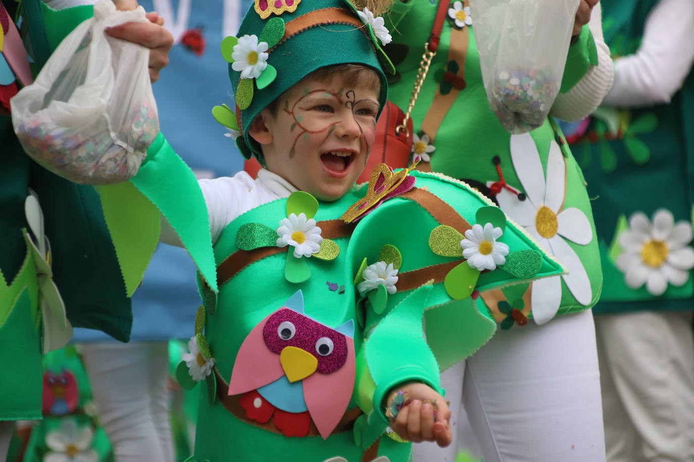 Fotos: Arranca el Carnaval en Jerez de los Caballeros con el desfile de los centros educativos