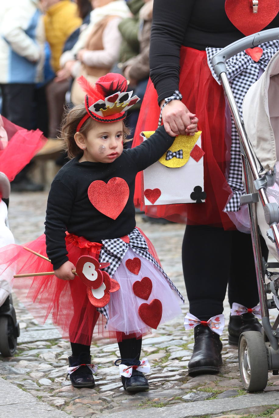 Fotos: Arranca el Carnaval en Jerez de los Caballeros con el desfile de los centros educativos
