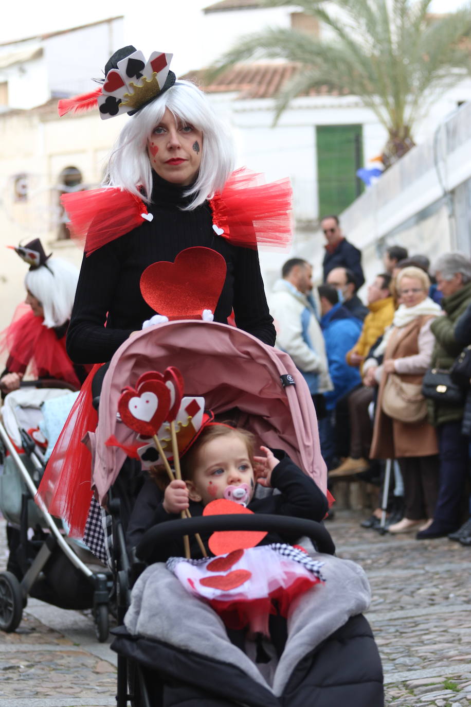 Fotos: Arranca el Carnaval en Jerez de los Caballeros con el desfile de los centros educativos