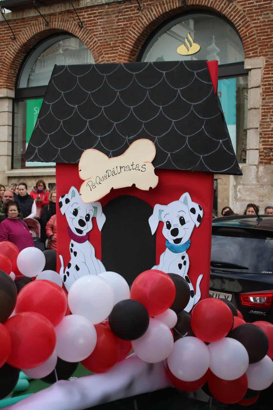 Fotos: Arranca el Carnaval en Jerez de los Caballeros con el desfile de los centros educativos