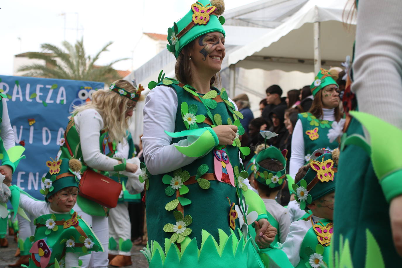 Fotos: Arranca el Carnaval en Jerez de los Caballeros con el desfile de los centros educativos