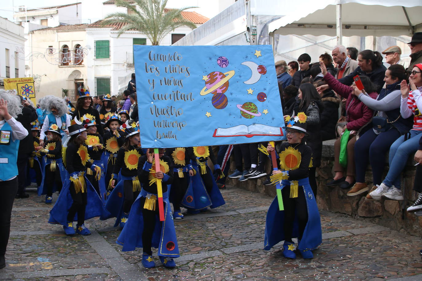 Fotos: Arranca el Carnaval en Jerez de los Caballeros con el desfile de los centros educativos