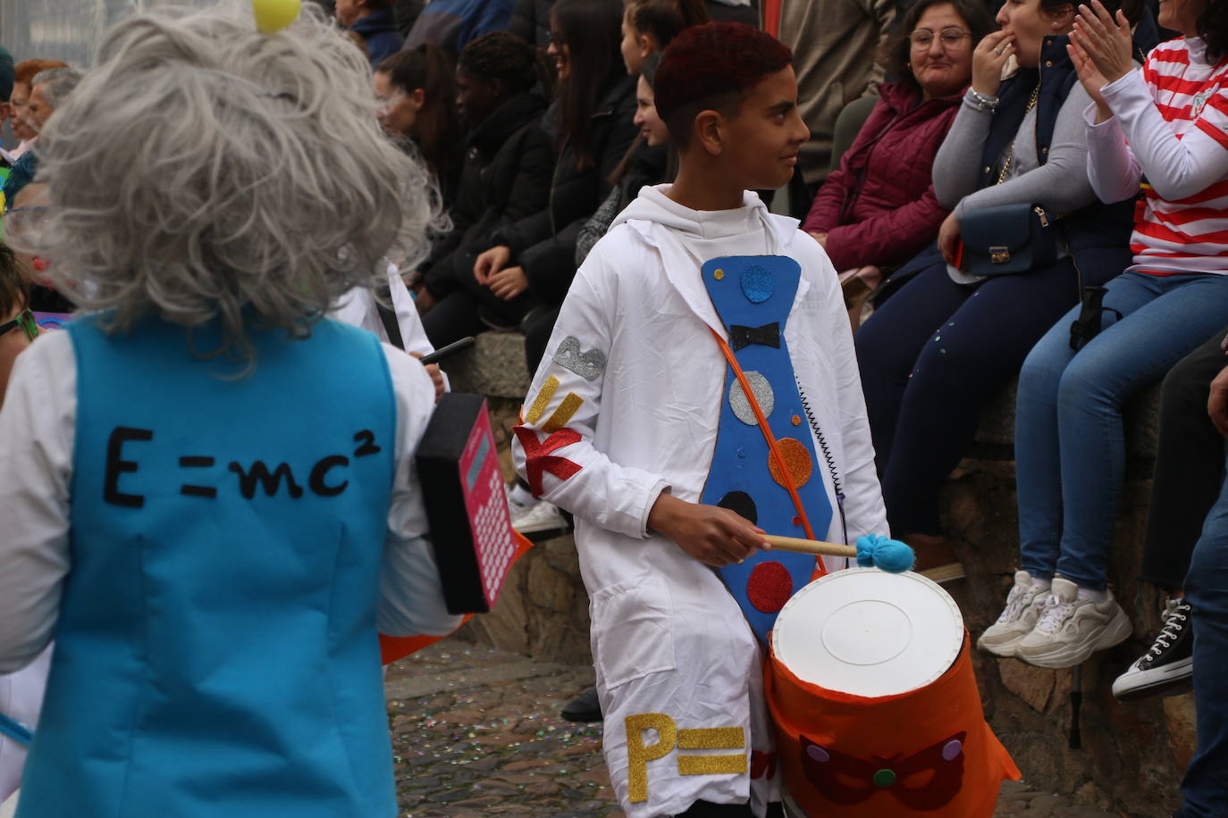 Fotos: Arranca el Carnaval en Jerez de los Caballeros con el desfile de los centros educativos